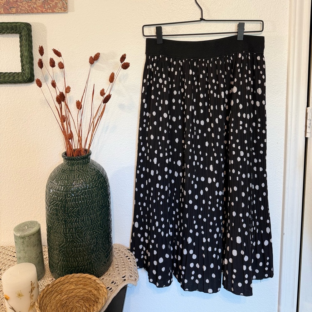 Metro Wear Black and White Maxi Skirt